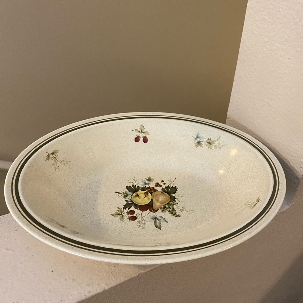 Royal Doulton Serving Bowl Cornwall England 1975 Excellent Condition.
